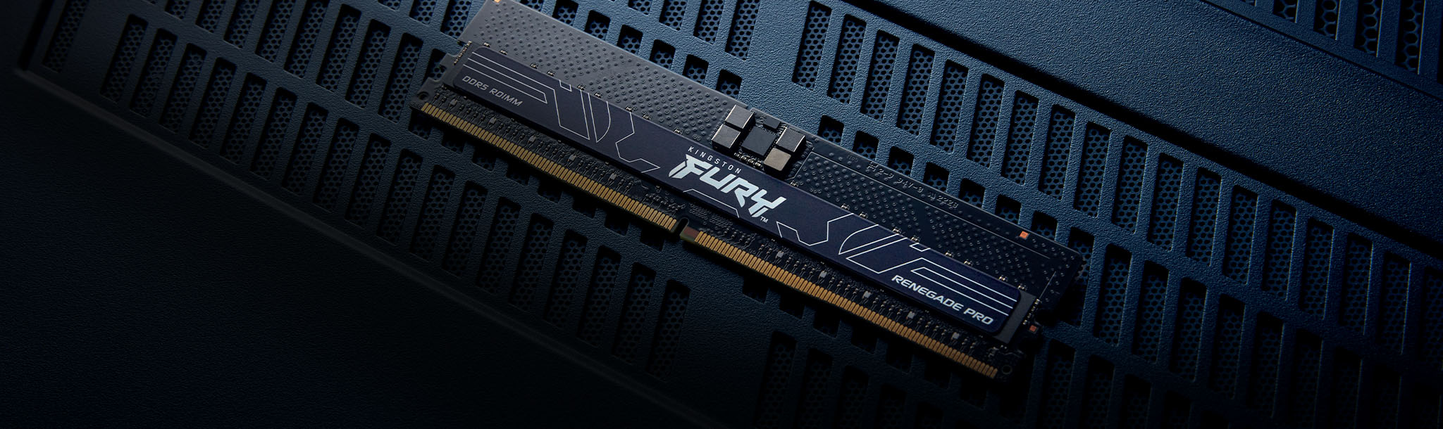 Изображение модуля регистровой памяти DIMM DDR5 Kingston FURY Renegade Pro на материнской плате.