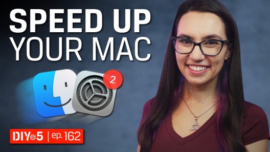 Trisha bên cạnh các biểu tượng Mac và Tùy chọn hệ thống của máy Mac
